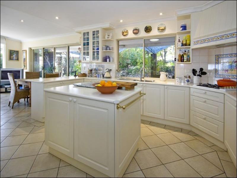 32 Watsonia Road, Gooseberry Hill WA 6076