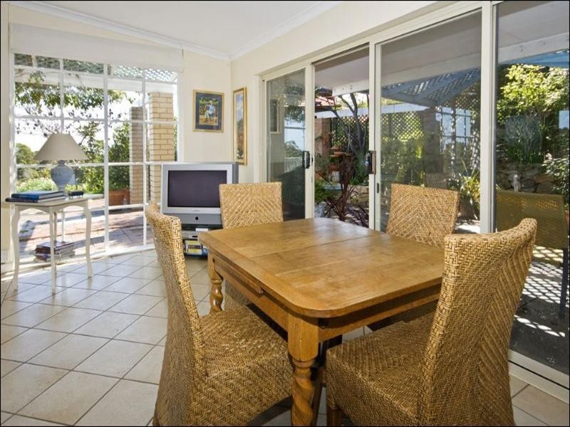 32 Watsonia Road, Gooseberry Hill WA 6076