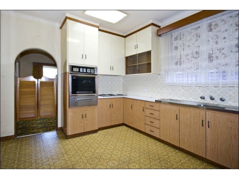 14 Blamire Road, Kalamunda WA 6076