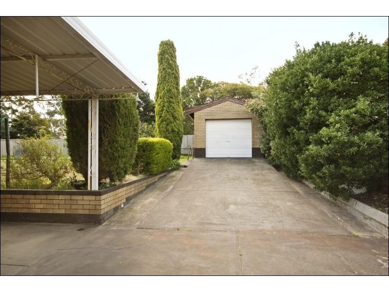 14 Blamire Road, Kalamunda WA 6076