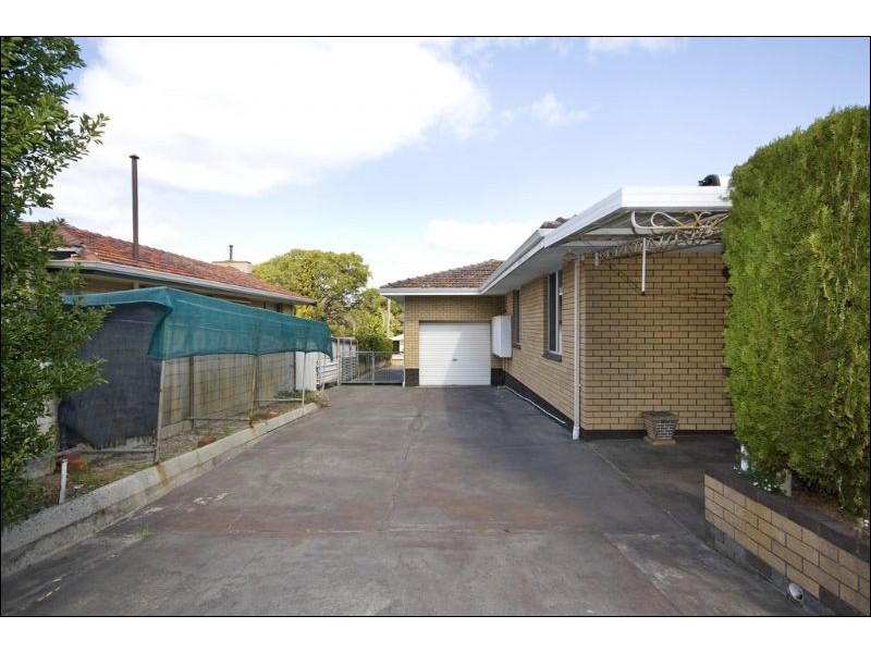 14 Blamire Road, Kalamunda WA 6076