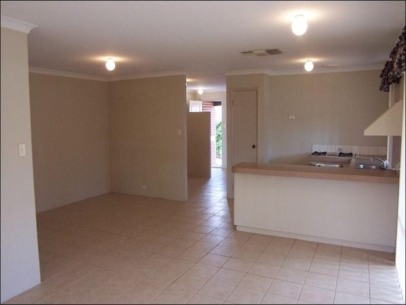 8 Munday Road, High Wycombe WA 6057