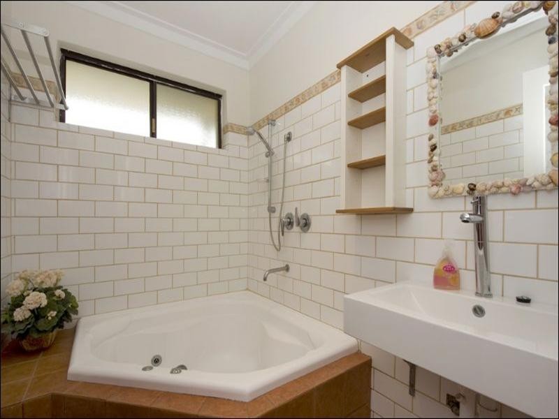 5 Guppy Road, Kalamunda WA 6076