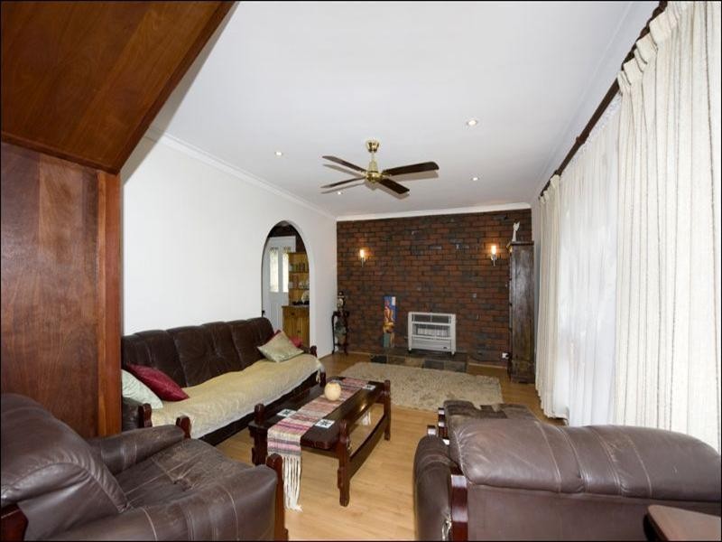 5 Guppy Road, Kalamunda WA 6076