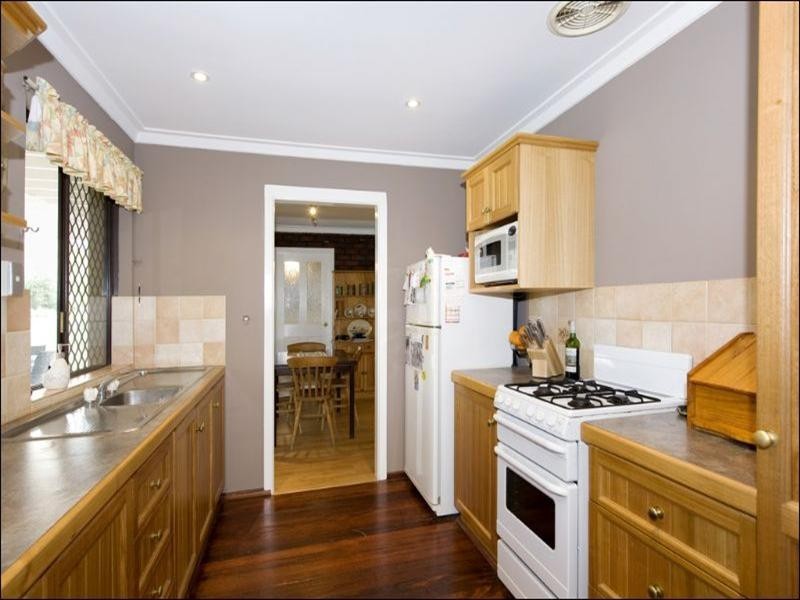 5 Guppy Road, Kalamunda WA 6076