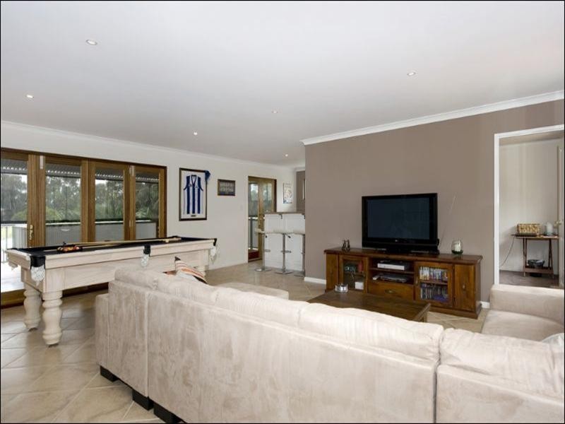 5 Guppy Road, Kalamunda WA 6076