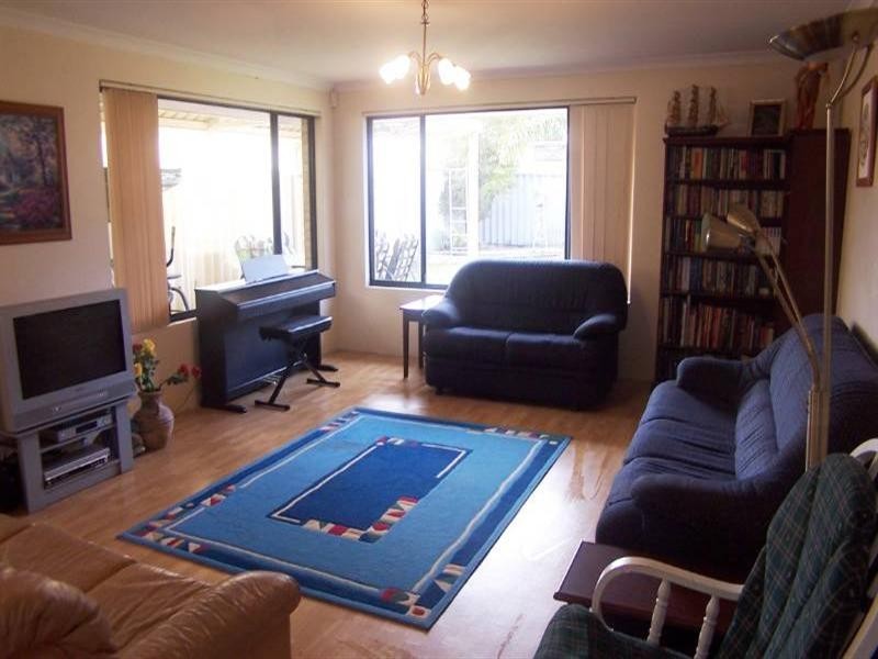 48 Cedar Way, Forrestfield WA 6058