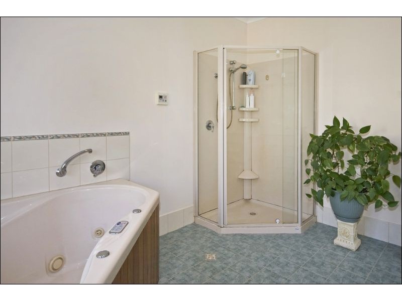 229 Kalamunda Road, Maida Vale WA 6057