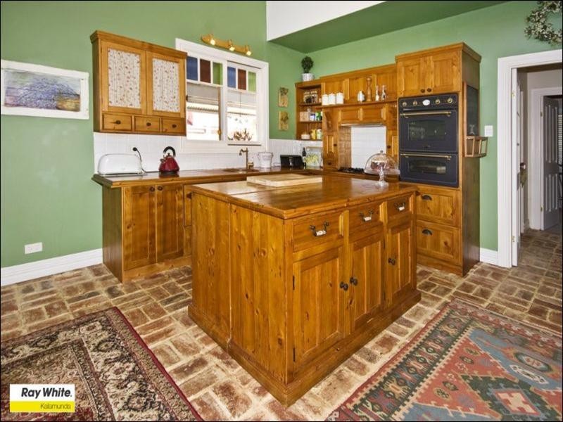 9 Lyndhurst Road, Kalamunda WA 6076