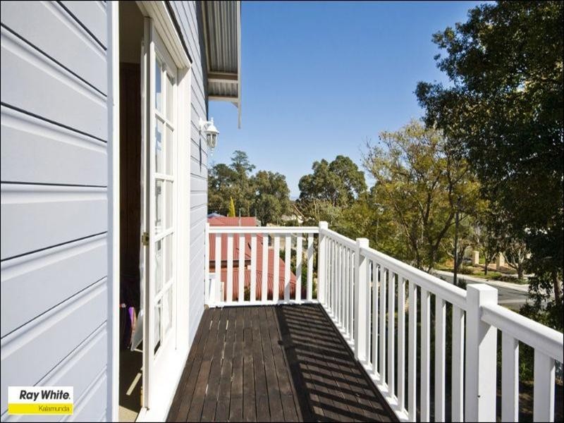 9 Lyndhurst Road, Kalamunda WA 6076