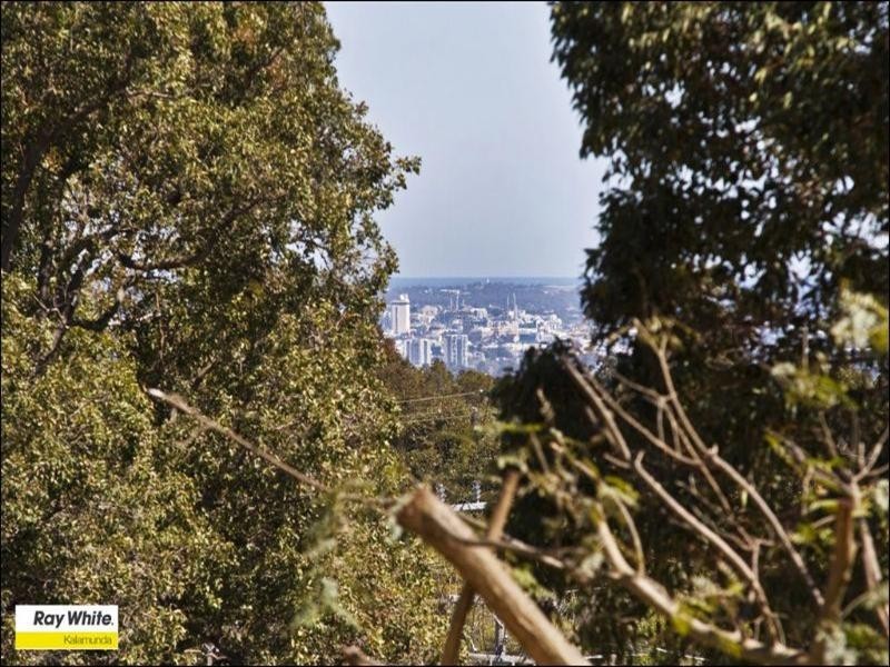 9 Lyndhurst Road, Kalamunda WA 6076