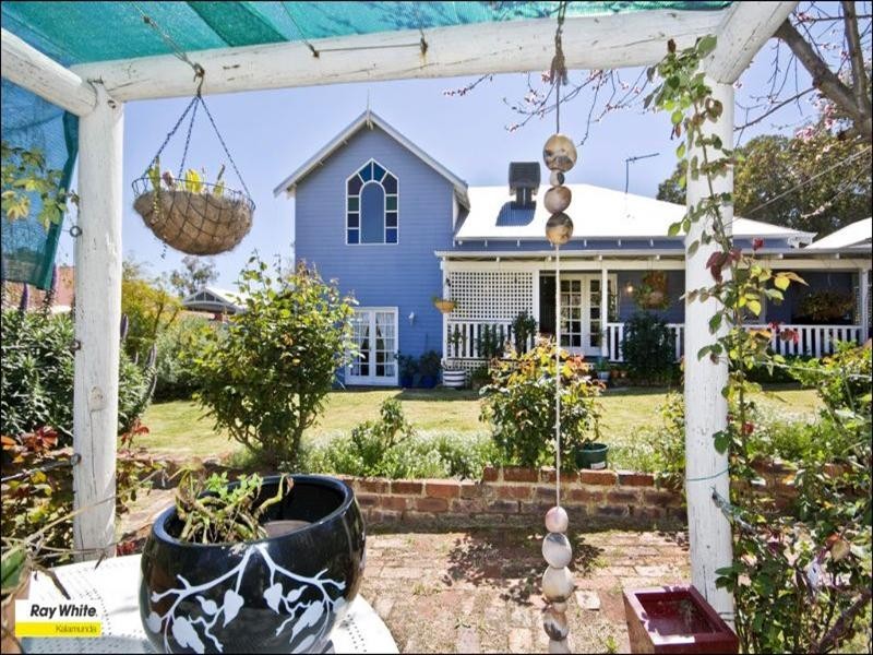 9 Lyndhurst Road, Kalamunda WA 6076