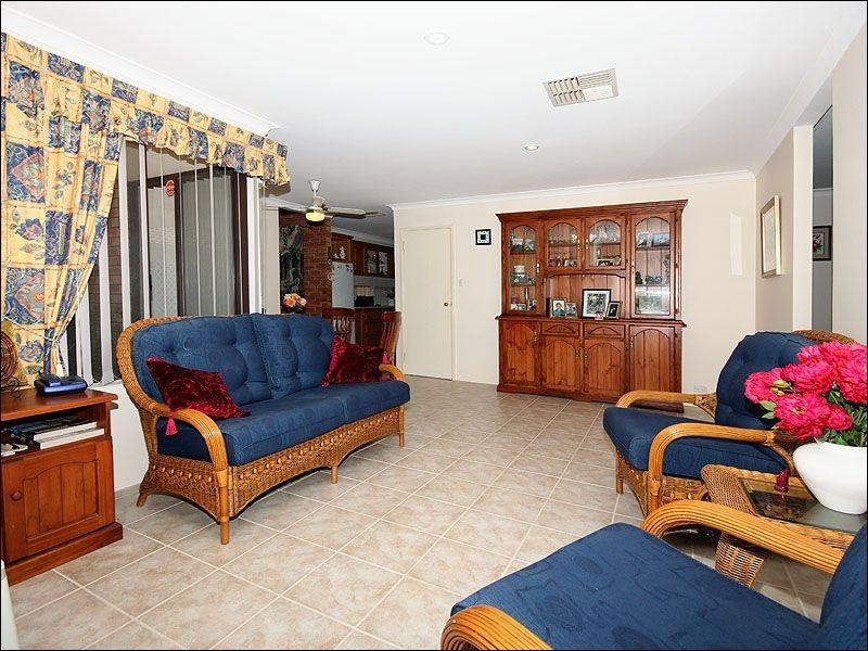 14 Broula Road, Kalamunda WA 6076