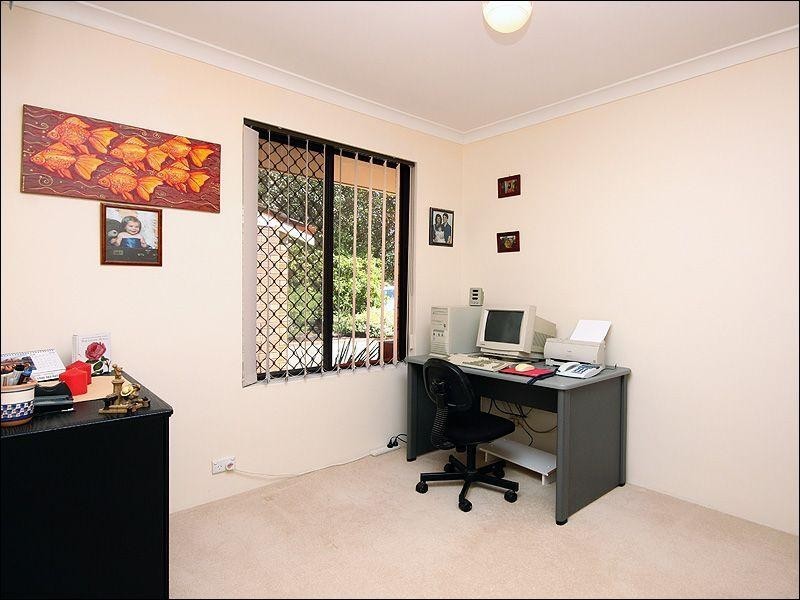 14 Broula Road, Kalamunda WA 6076