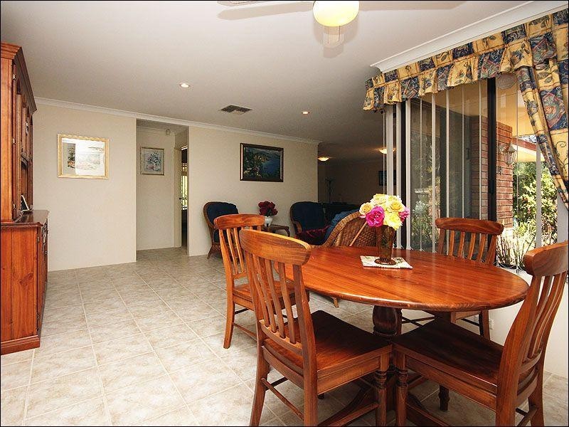 14 Broula Road, Kalamunda WA 6076