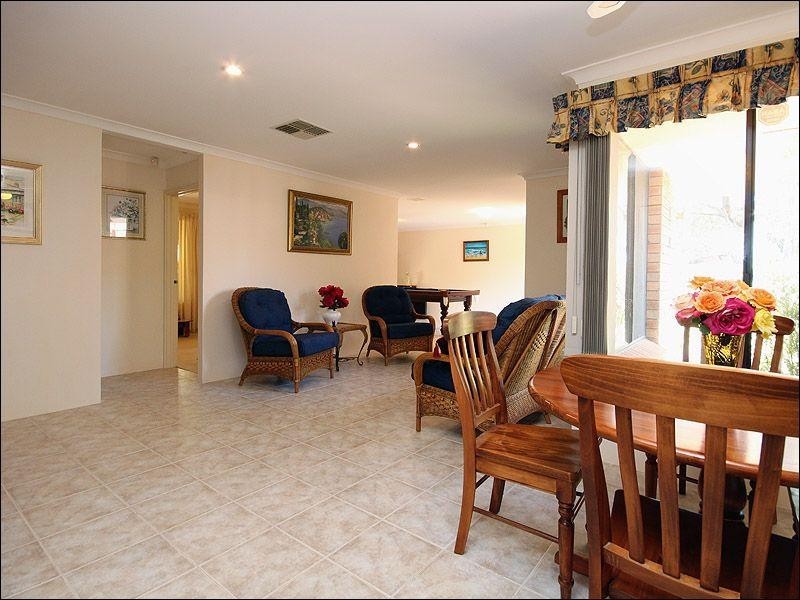 14 Broula Road, Kalamunda WA 6076