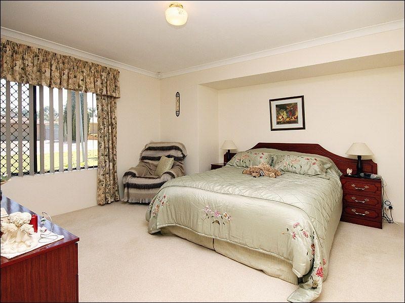 14 Broula Road, Kalamunda WA 6076