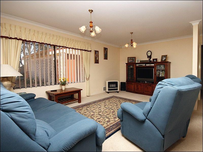 14 Broula Road, Kalamunda WA 6076