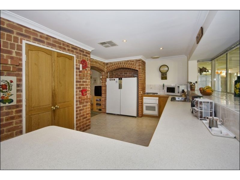 15 Brady Road, Lesmurdie WA 6076