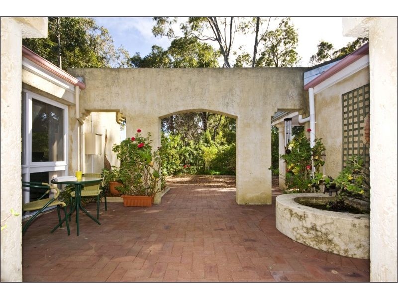 15 Brady Road, Lesmurdie WA 6076