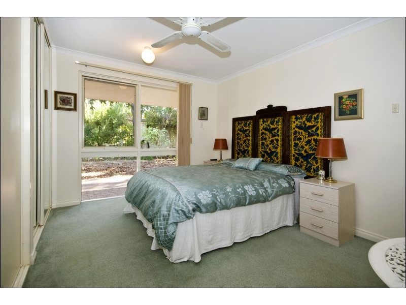 15 Brady Road, Lesmurdie WA 6076