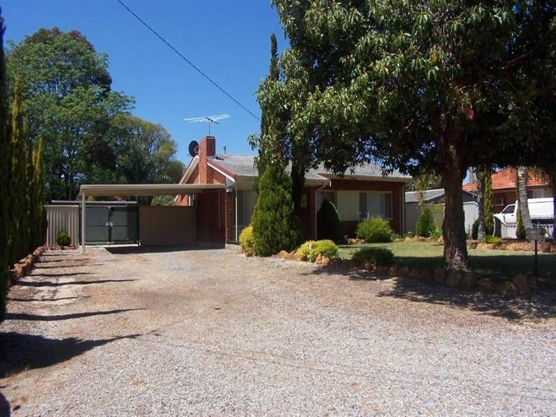 11 Northumberland Road, Forrestfield WA 6058