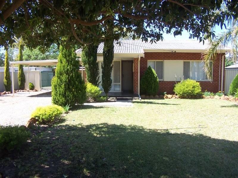 11 Northumberland Road, Forrestfield WA 6058