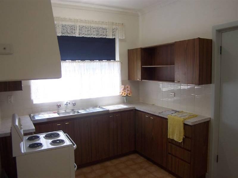 11 Northumberland Road, Forrestfield WA 6058