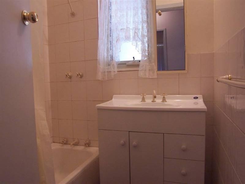 11 Northumberland Road, Forrestfield WA 6058