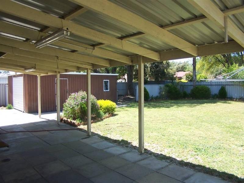 11 Northumberland Road, Forrestfield WA 6058