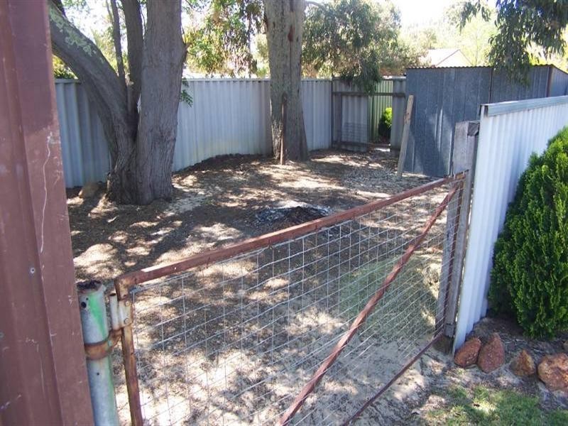 11 Northumberland Road, Forrestfield WA 6058