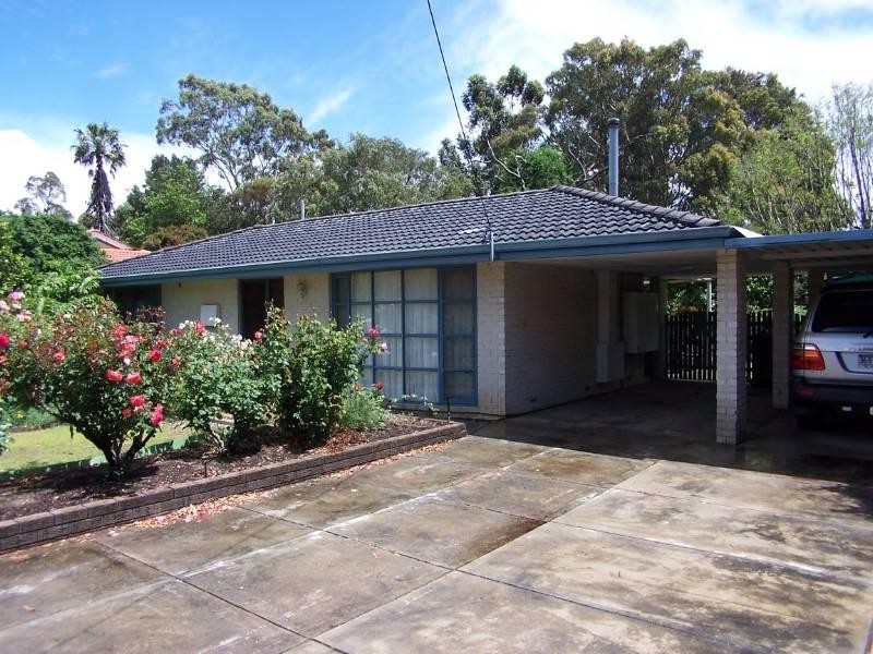 10 Wyee Place, Gooseberry Hill WA 6076