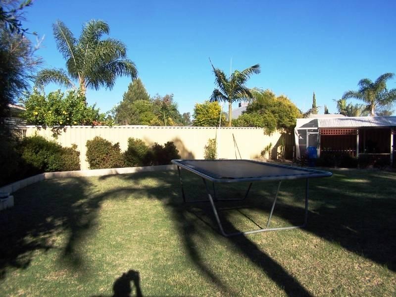 24 Koongee Cross, High Wycombe WA 6057