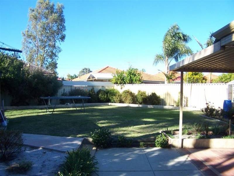 24 Koongee Cross, High Wycombe WA 6057