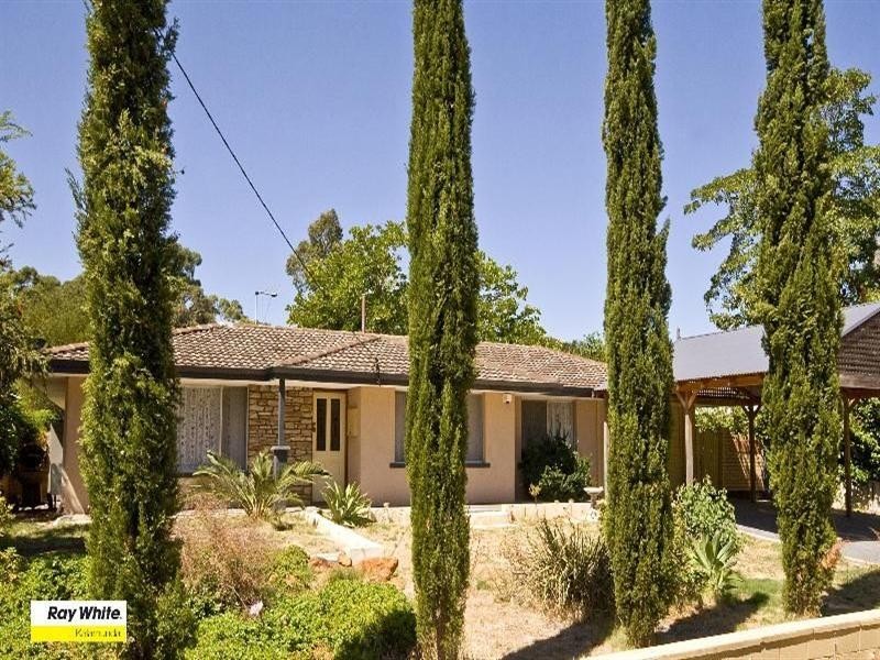 8 Keats Road, Gooseberry Hill WA 6076