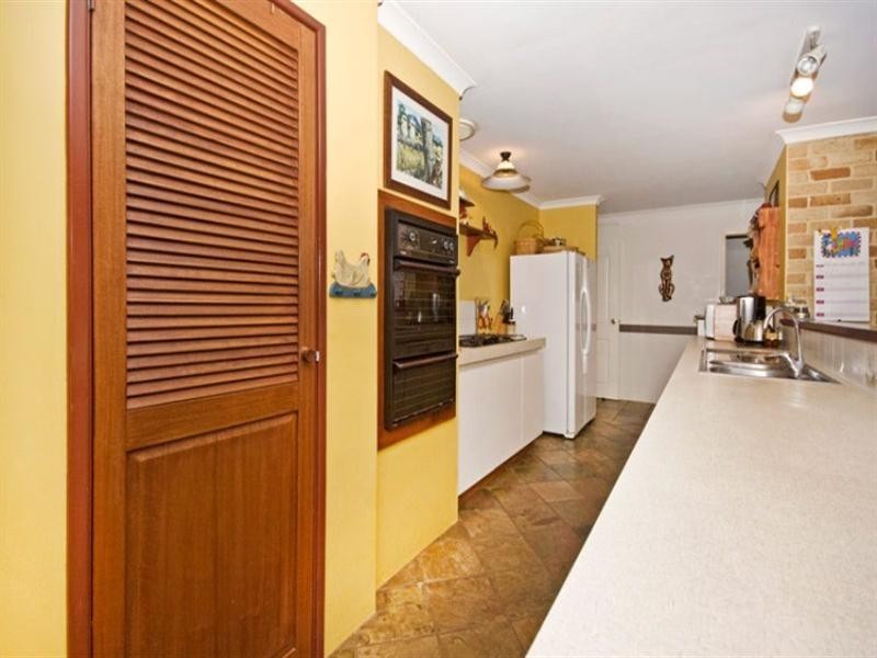 7 Burns Road, Kalamunda WA 6076