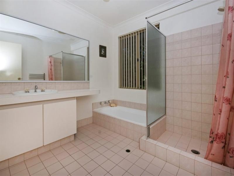 7 Burns Road, Kalamunda WA 6076