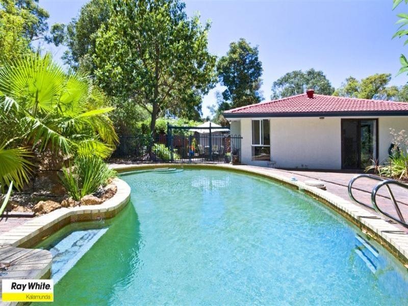 15 Shield Road, Lesmurdie WA 6076