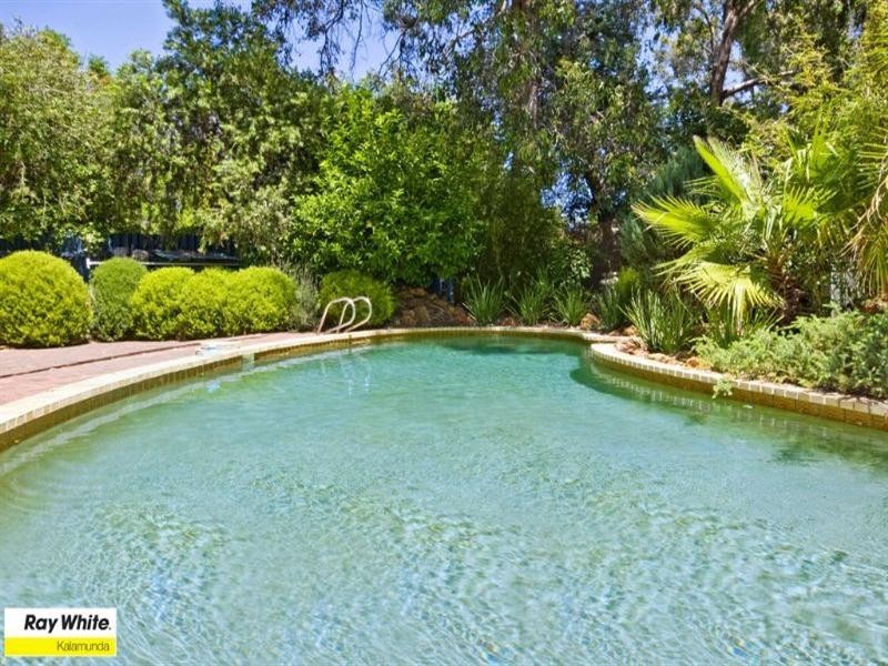 15 Shield Road, Lesmurdie WA 6076