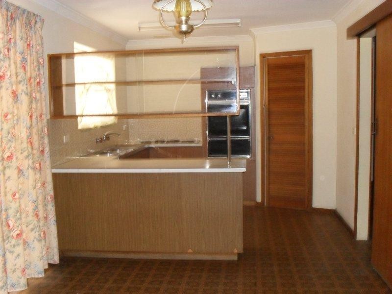 17 Banksia Road, Walliston WA 6076