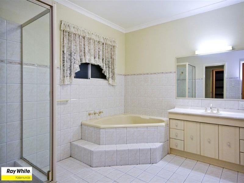 35 Maud Road, Maida Vale WA 6057