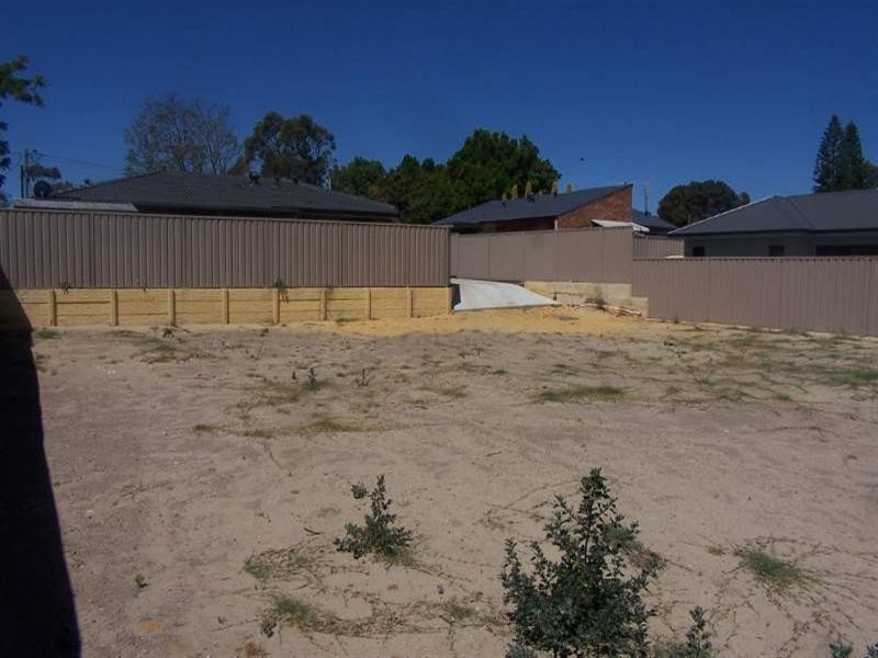 16A Abercorn Way, Forrestfield WA 6058