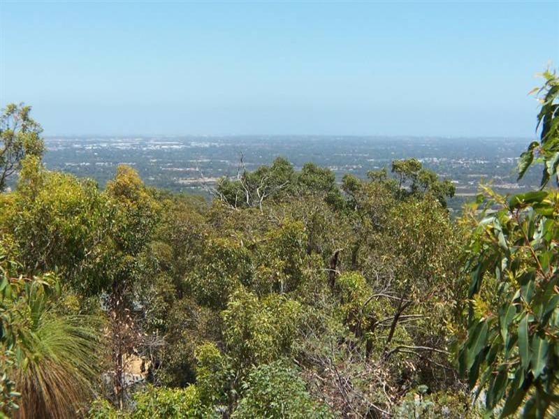 26 Ford Road, Lesmurdie WA 6076