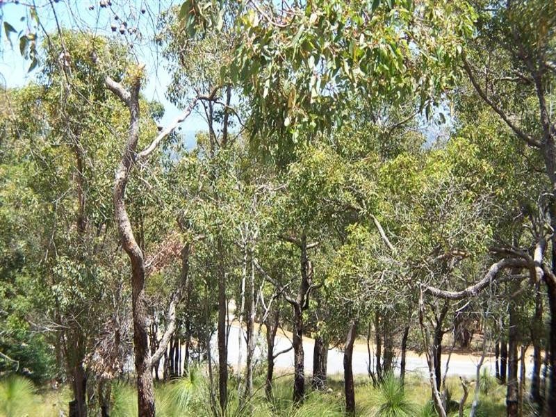 26 Ford Road, Lesmurdie WA 6076