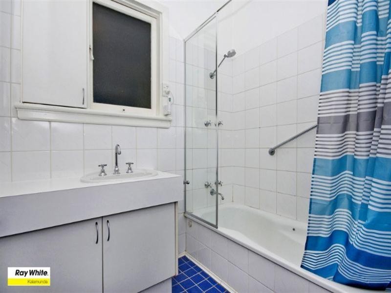 97 Lesmurdie Road, Lesmurdie WA 6076