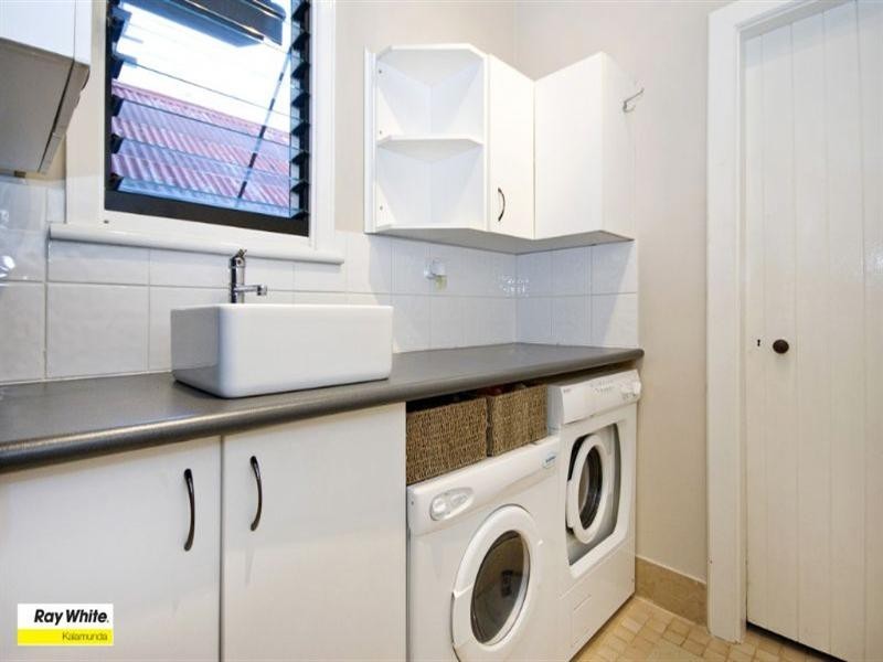 97 Lesmurdie Road, Lesmurdie WA 6076