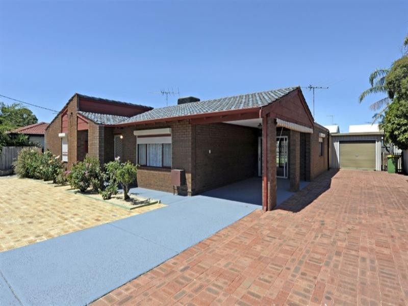 43 Cypress Road, Forrestfield WA 6058