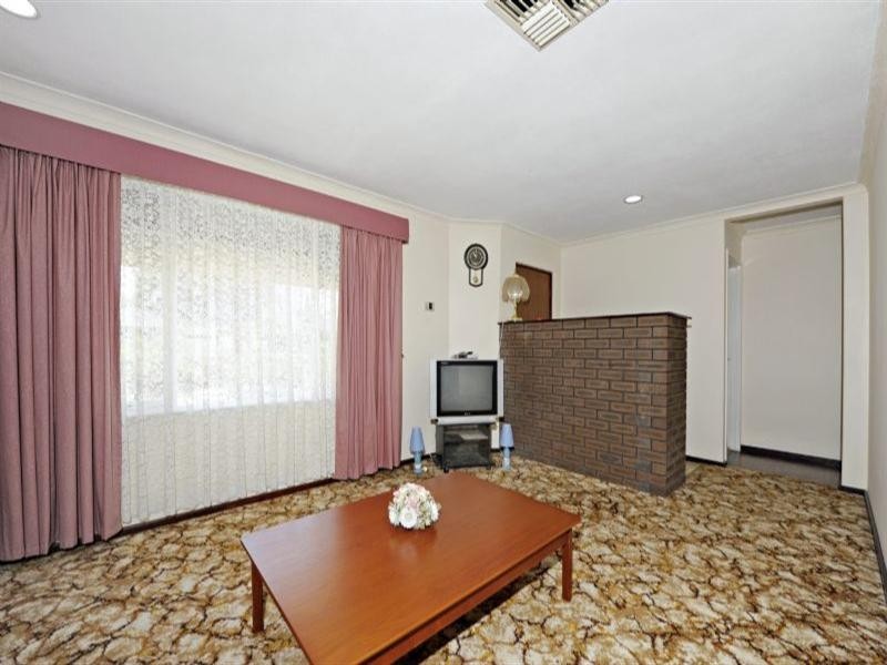 43 Cypress Road, Forrestfield WA 6058