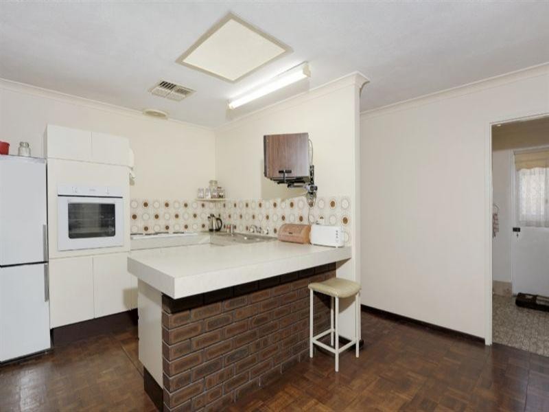 43 Cypress Road, Forrestfield WA 6058