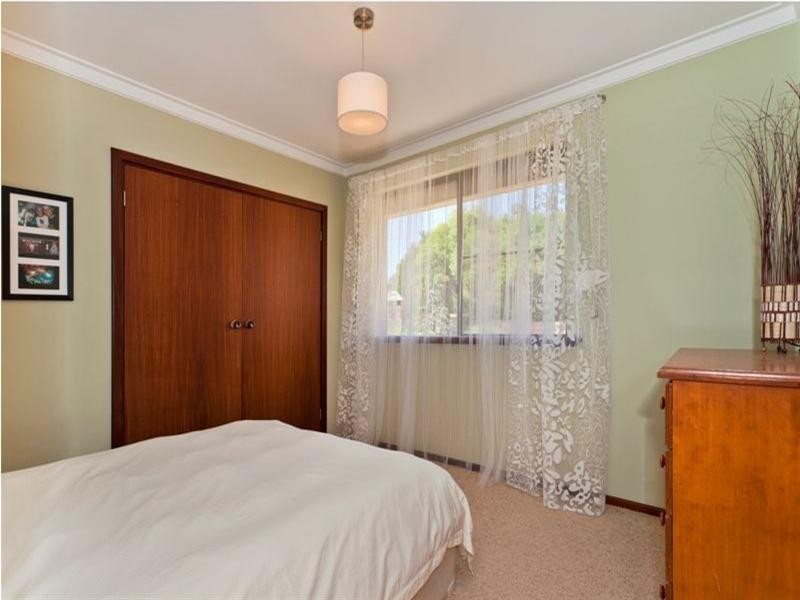 33 Carob Tree Place, Lesmurdie WA 6076